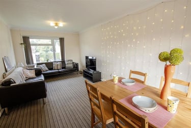 2 bed house, Leahurst Crescent, Harborne, Birmingham, B170LD - Image 2