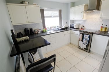2 bed house, Leahurst Crescent, Harborne, Birmingham, B170LD - Image 3