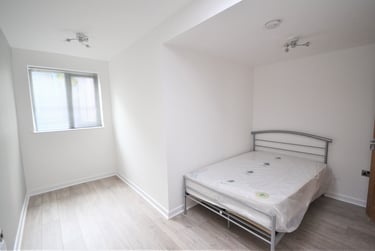 2 bed flat, Mansel Street, City Centre, Swansea, SA15TY - Image 3