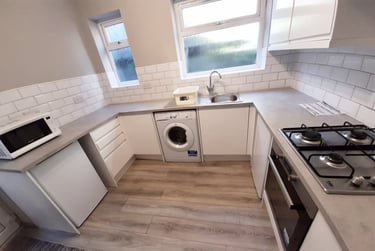 4 bed house, Rhondda Street, Mount Pleasant, Swansea, SA16ET - Image 1