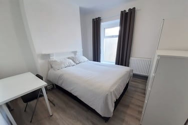 4 bed house, Rhondda Street, Mount Pleasant, Swansea, SA16ET - Image 4