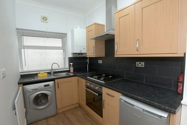 1 bed flat, Splott, Cardiff, CF242DS - Image 5