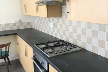4 bed house, King Edwards Road, Brynmill, Swansea, SA14LW - Image 1