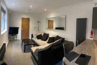 5 bed house, Rhondda Street, Mount Pleasant, Swansea, SA16EU - Image 2