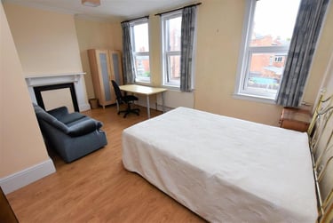 4 bed flat, Station Road, Harborne, Birmingham, B179LX - Image 3