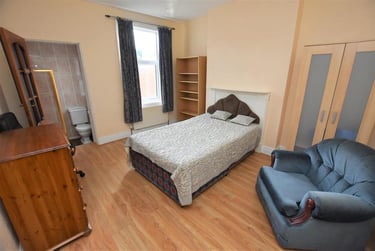 4 bed flat, Station Road, Harborne, Birmingham, B179LX - Image 4