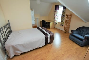 4 bed flat, Station Road, Harborne, Birmingham, B179LX - Image 6