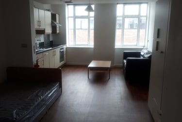 1 bed studio, The Kingsway, Portland House, City Centre, Swansea, SA15HN - Image 2