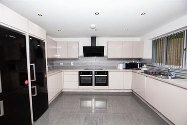7 bed house, Heeley Road, Selly Park, Birmingham, B296EZ - Image 1