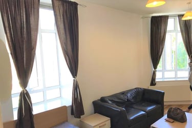 1 bed studio, The Kingsway, Portland House, City Centre, Swansea, SA15HN - Image 2
