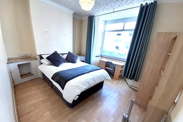 5 bed house, Rhyddings Park Road, Brynmill, Swansea, SA20AF - Image 2