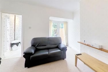 3 bed house, Reservoir Road, Harborne, Birmingham, B296SX - Image 2