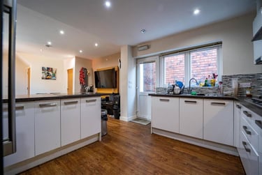 10 bed house, Heeley Road, Selly Park, Birmingham, B296DP - Image 2