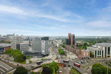 2 bed flat, Hagley Road, City Centre, Birmingham, B168JA - Image 2