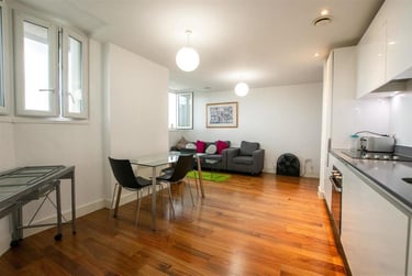 2 bed flat, Hagley Road, City Centre, Birmingham, B168JA - Image 3