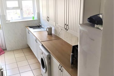 3 bed house, Rodney Street, Sandfields, Swansea, SA13UA - Image 2