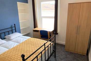 6 bed house, Russell Street, City Centre, Swansea, SA14HR - Image 4