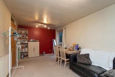 2 bed flat, Seymour Close, Selly Park, Birmingham, B297JD - Image 1
