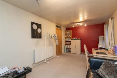 2 bed flat, Seymour Close, Selly Park, Birmingham, B297JD - Image 2