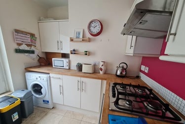 3 bed flat, Gwydr Crescent, Uplands, Swansea, SA20AD - Image 1