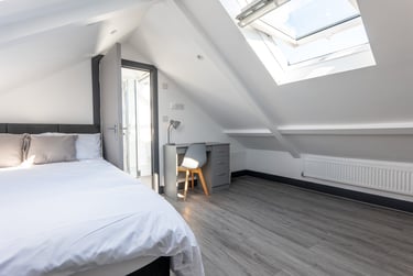6 bed house, Western Street, Sandfields, Swansea, SA13JS - Image 1