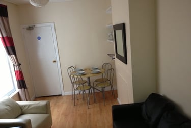 2 bed house, Alexandra Terrace, Brynmill, Swansea, SA20DX - Image 2