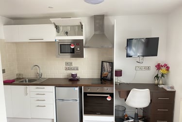 1 bed flat, (Studio) Helmdon Road, City Centre, Leicester, LE27AL - Image 2