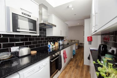 6 bed house, Hubert Road, Selly Park, Birmingham, B296EP - Image 3