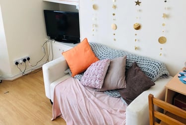 2 bed flat, Hanover Street, Mount Pleasant, Swansea, SA16BQ - Image 2