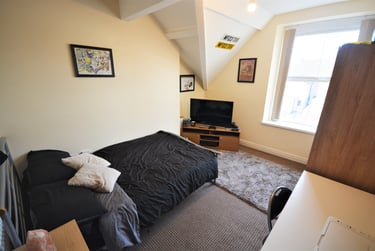 5 bed house, Ysgol  Street, Port Tennant, Swansea, SA18LF - Image 3
