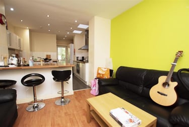 5 bed house, Heeley Road, Selly Park, Birmingham, B296EL - Image 2