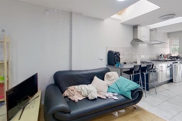 6 bed house, Dawlish Road, Selly Park, Birmingham, B297AT - Image 1