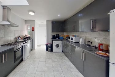 6 bed house, Dawlish Road, Selly Park, Birmingham, B297AT - Image 2