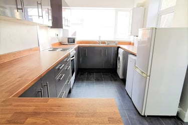 5 bed house, Marlborough Road, Brynmill, Swansea, SA20EB - Image 2