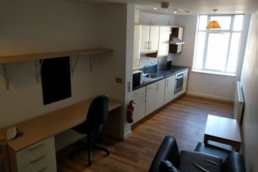 1 bed studio, The Kingsway, Portland House, City Centre, Swansea, SA15HN - Image 1