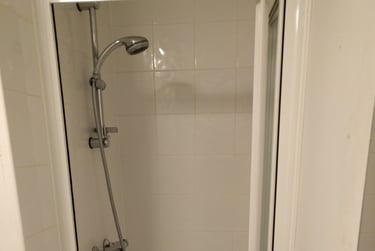 1 bed studio, The Kingsway, Portland House, City Centre, Swansea, SA15HN - Image 4