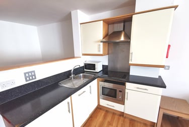 1 bed studio, The Kingsway, Portland House, City Centre, Swansea, SA15HN - Image 4