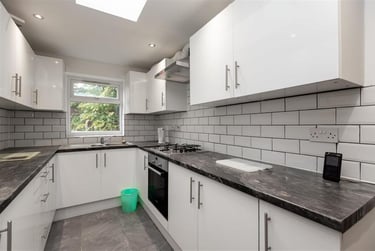 6 bed house, Raddlebarn Road, Selly Park, Birmingham, B296HQ - Image 1