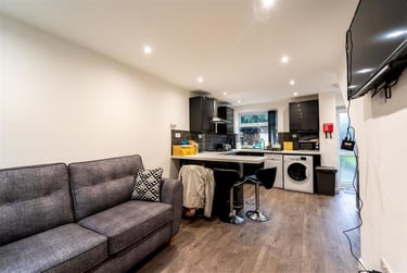 5 bed house, Roman Way, Selly Park, Birmingham, B152SJ - Image 4
