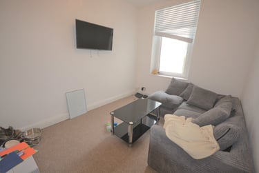 4 bed house, St Helens Avenue, Brynmill, Swansea, SA14NQ - Image 4