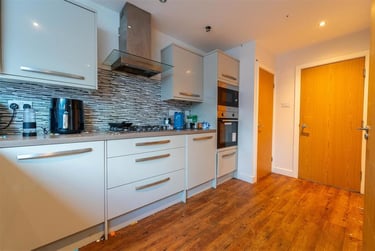 8 bed house, Bristol Road, Selly Park, Birmingham, B296BJ - Image 2