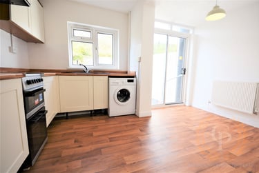 3 bed house, Fabian Way, Port Tennant, Swansea, SA18PA - Image 2