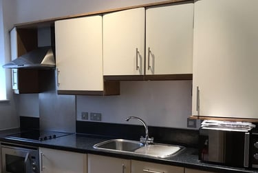 1 bed studio, The Kingsway, Portland House, City Centre, Swansea, SA15HN - Image 1
