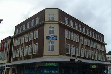 1 bed studio, The Kingsway, Portland House, City Centre, Swansea, SA15HN - Image 2