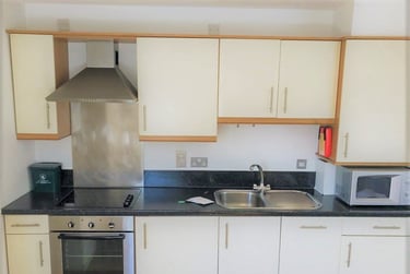 1 bed studio, The Kingsway, Portland House, City Centre, Swansea, SA15HN - Image 1