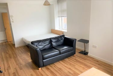 1 bed studio, The Kingsway, Portland House, City Centre, Swansea, SA15HN - Image 3