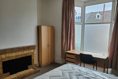 7 bed house, King Edwards Road, Brynmill, Swansea, SA14LW - Image 12