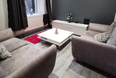 3 bed house, Rodney Street, Sandfields, Swansea, SA13UE - Image 1
