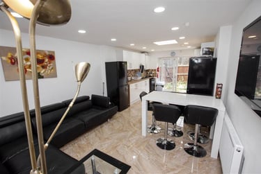 5 bed house, Holly Grove, Hubert Road, Selly Park, Birmingham, B296EQ - Image 1