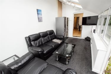 6 bed flat, Ribblesdale Road, Stirchley, Birmingham, B302YS - Image 1